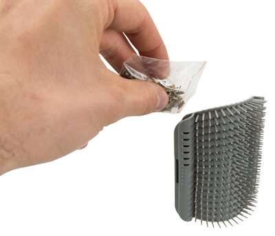 TRIXIE MASSAGEBORSTEL MUUR HOEK GRIJS 8X13 CM