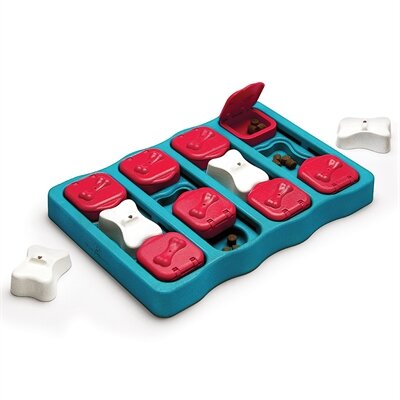 NINA OTTOSSON DOG BRICK TURQUOISE  ROOD 31,5 X21 CM
