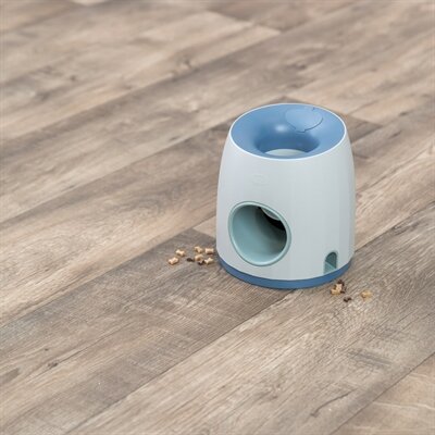 TRIXIE DOG ACTIVITY STRATEGIESPEL BALL&amp;TREAT LICHTGRIJS  BLAUW 17X17X18 CM BAL 6 CM